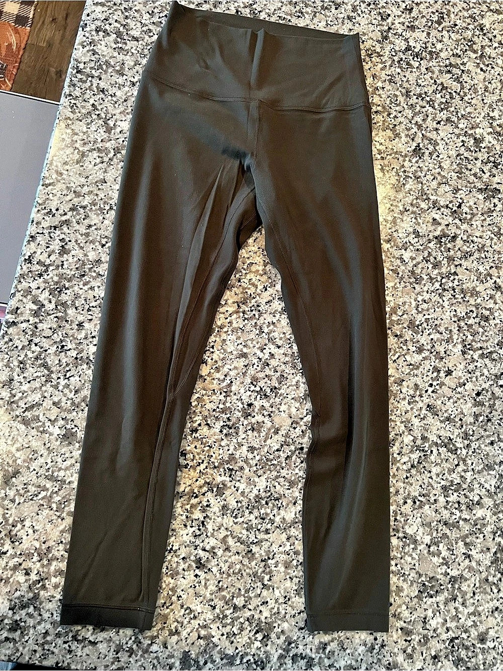lululemon Women's Hunter Green Leggings Size 6